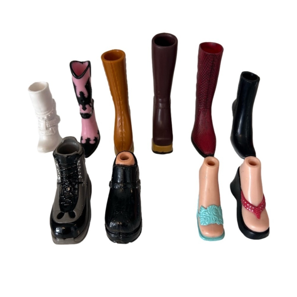 Bratz Single Shoe and Boot Lot of 10